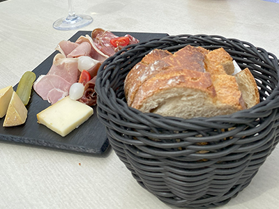 data-widget-tag-item=